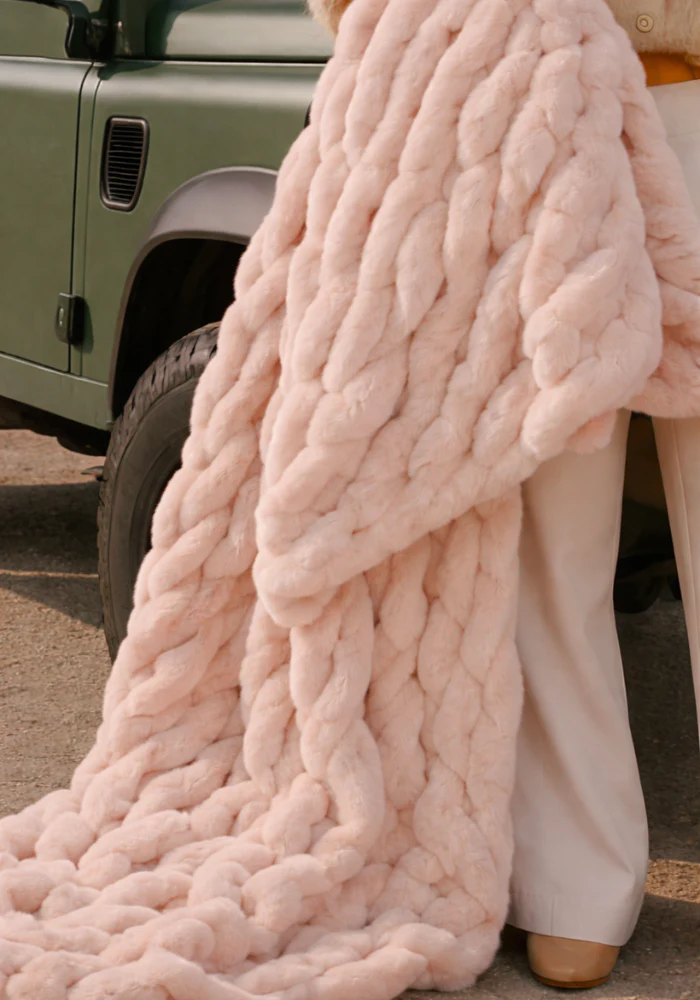 DreamLavish™ Throw