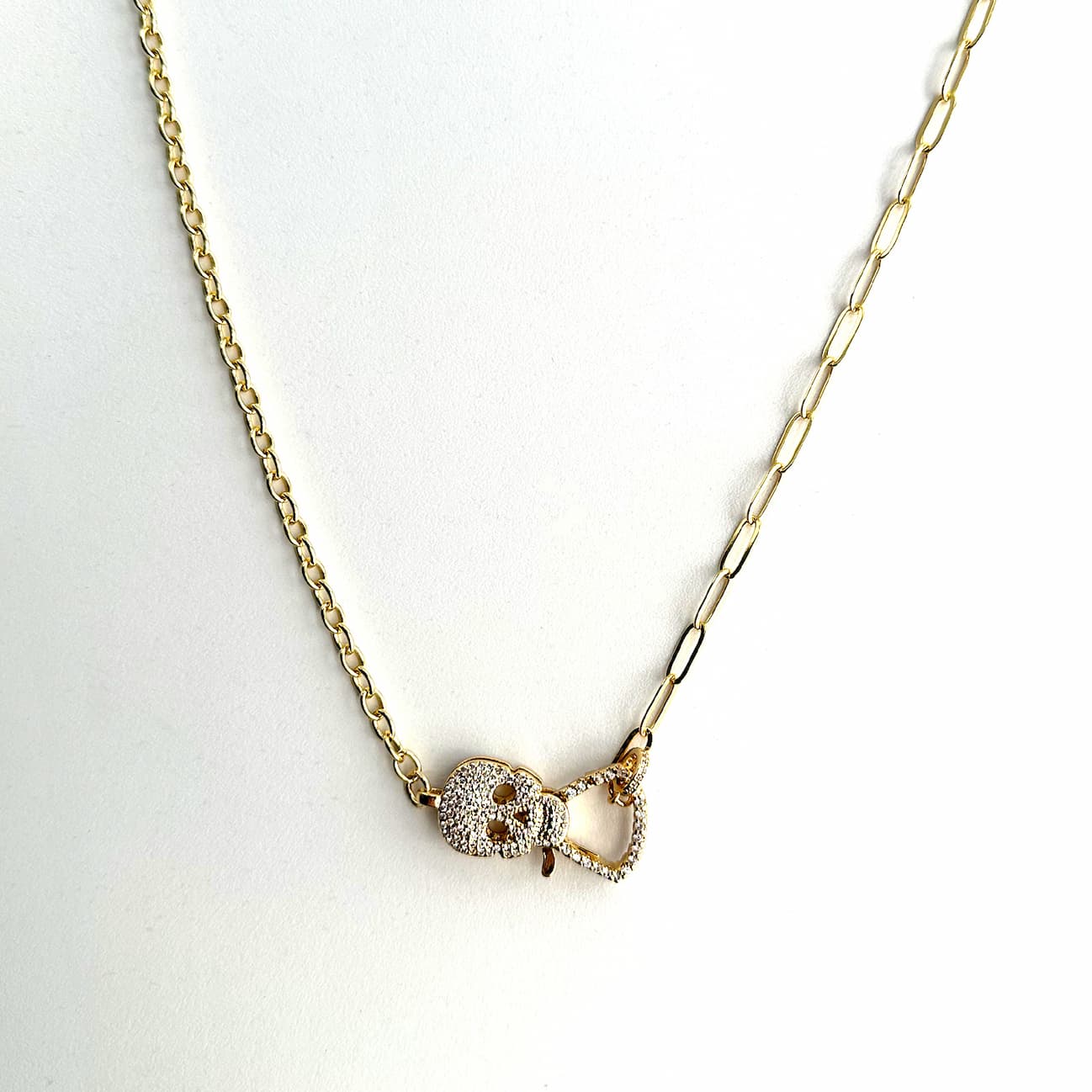 Gold Skull Clasp Necklace