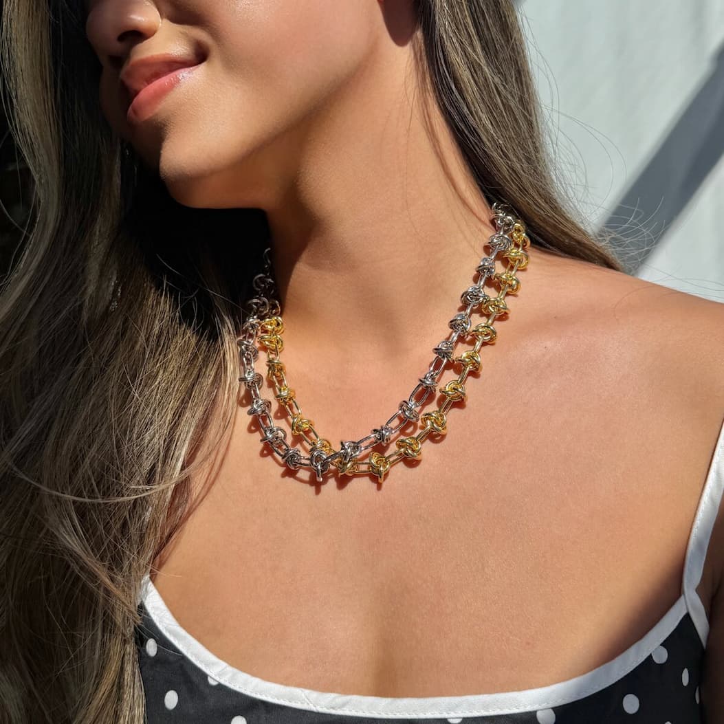 The Bold Knot Chain