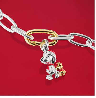 18k Gold Plated Charm Pendant Snoopy with Woodstock Santa Edition PEANUTS Connect