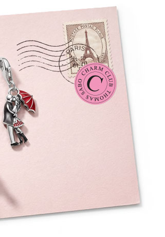 Silver charm pendant with kissing couple