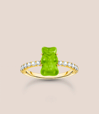 Gold-plated ring with green mini sized goldbears and zirconia