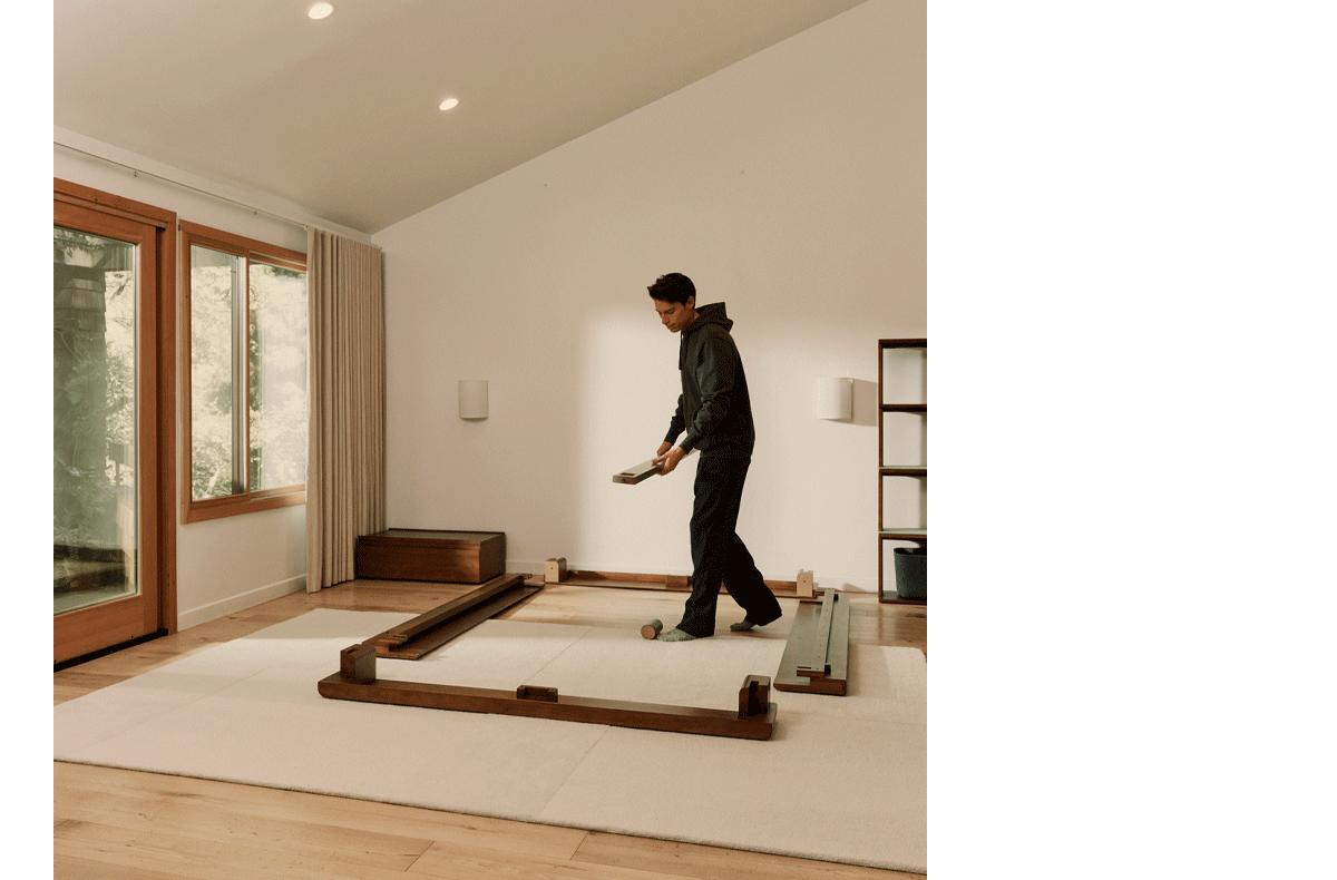 Simple from the start. No tools. No team. No stress. Box to bed, in minutes.