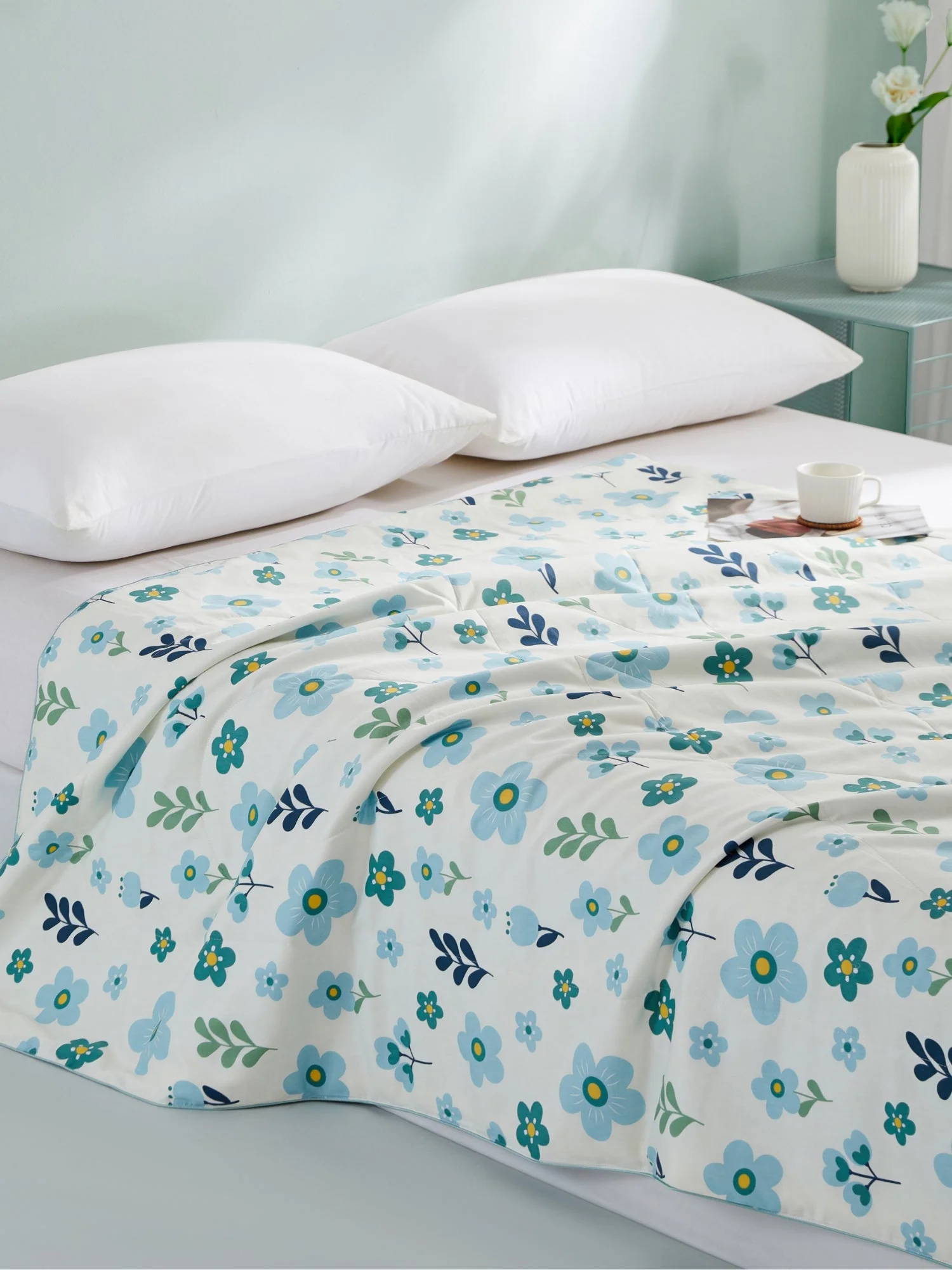 Image of Summer Washable Silk Cooling  Blanket with Flower Pattern