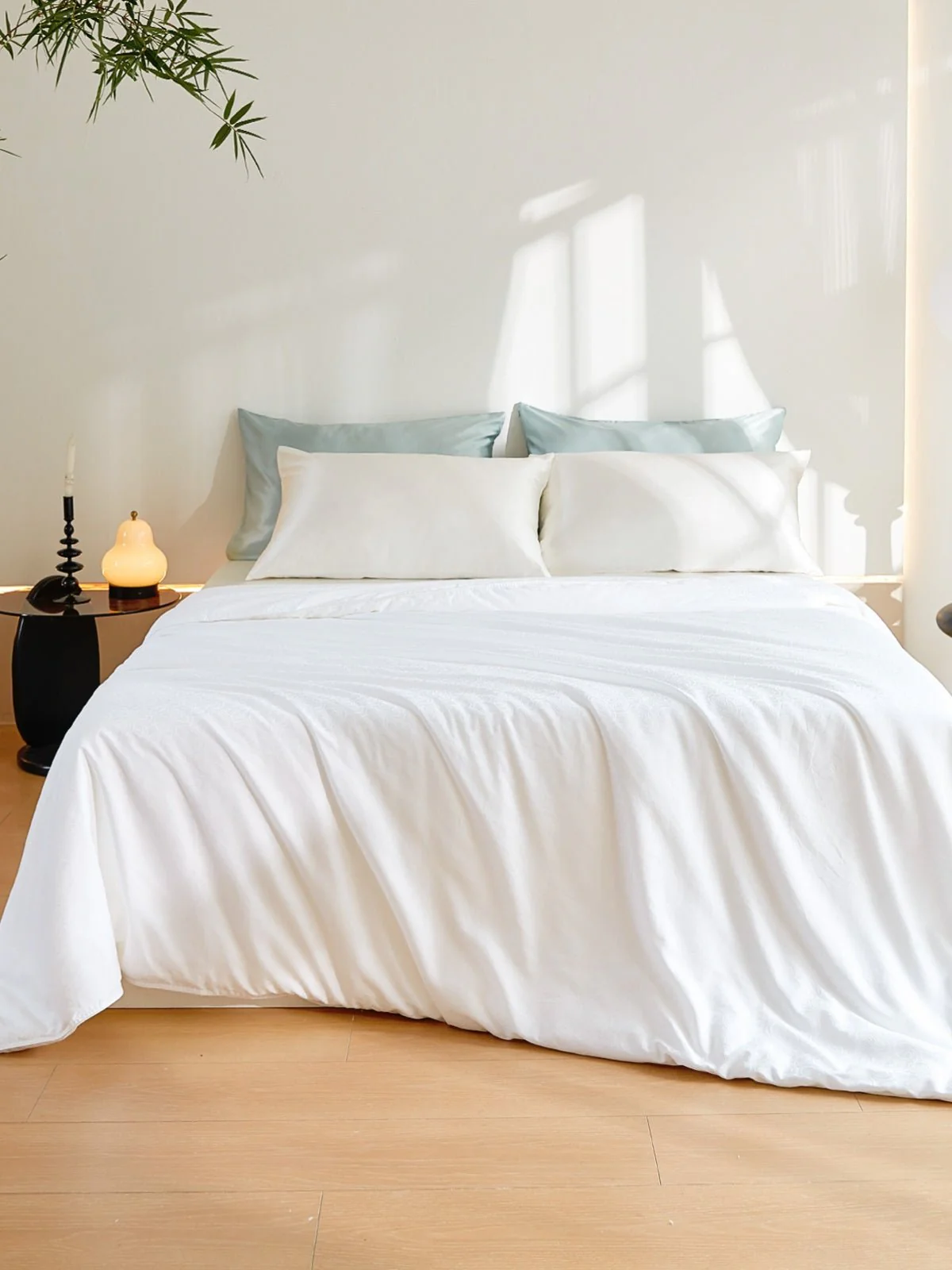 Image of Final Sale - Summer 7A Grade Silk Filled Comforter(Limited Stock)