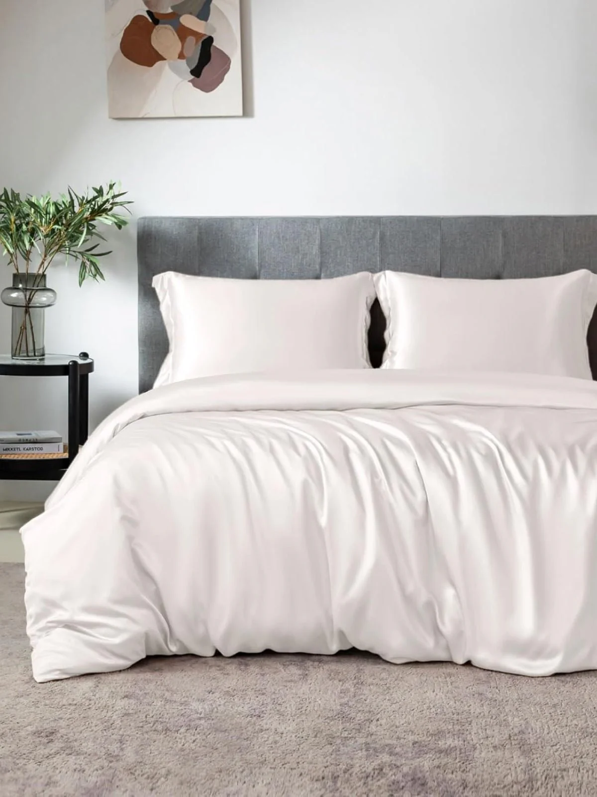 Image of 19 Momme Silk Duvet Cover Set (4 Pieces)