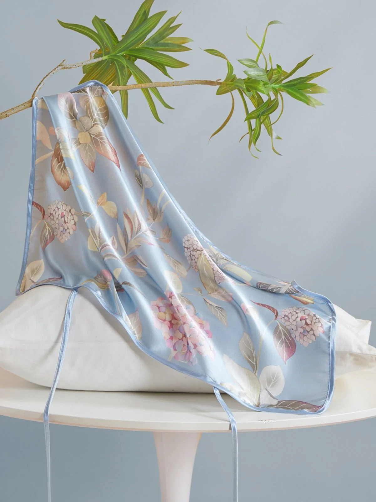 Image of 19 Momme Printed Mulberry Silk Pillow Towel