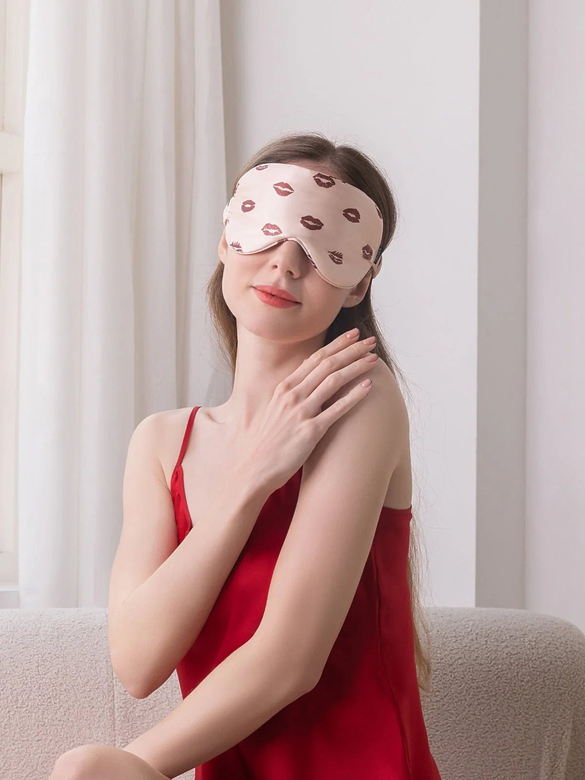 Image of 19 Momme Silk Lip Sleep Eye Mask