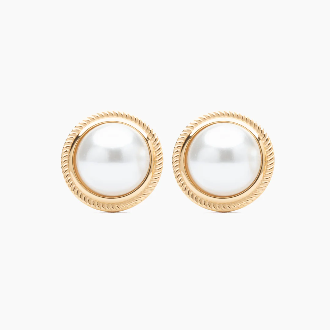 Image of Faye Studs