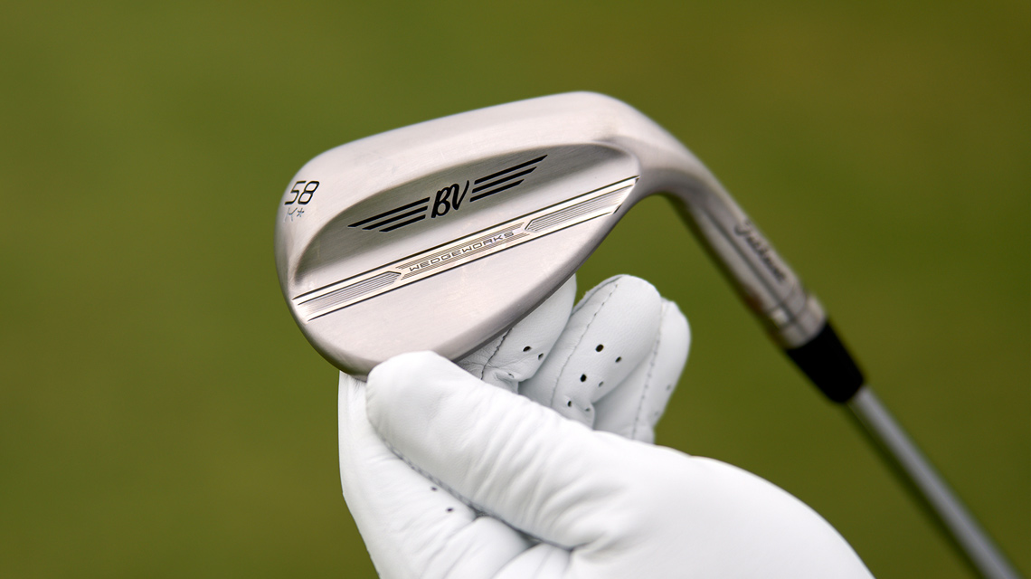 HOW CAMERON YOUNG MARKS HIS GOLF BALL