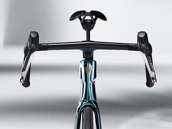 Front profile of a Trek road bike