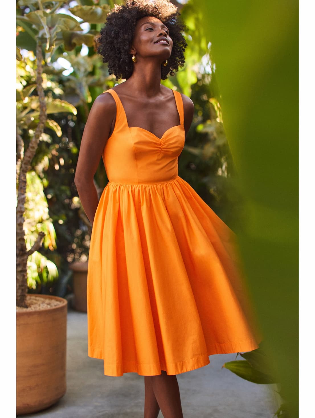 Mirabello Sweetheart Neck Midi Dress