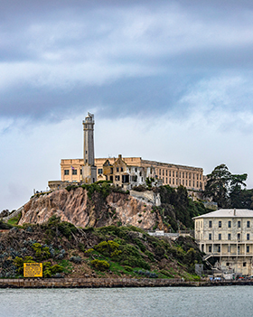 8 Remarkable Prison Breaks
