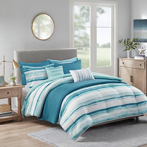 Madison Park Marina 8-pc Seersucker Comforter/Coverlet Set - K/Cal K
