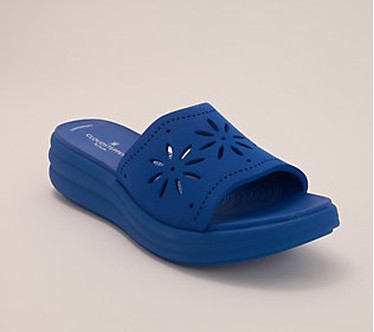 Clarks Cloudsteppers Perforated Slide Sandals - rift Flora