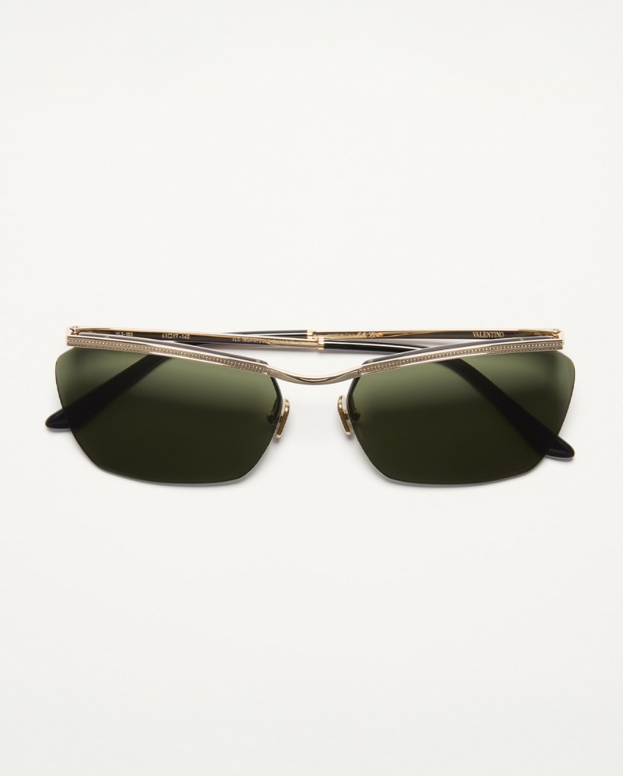 https://www.valentino.com/product-50VLS183A_7SP