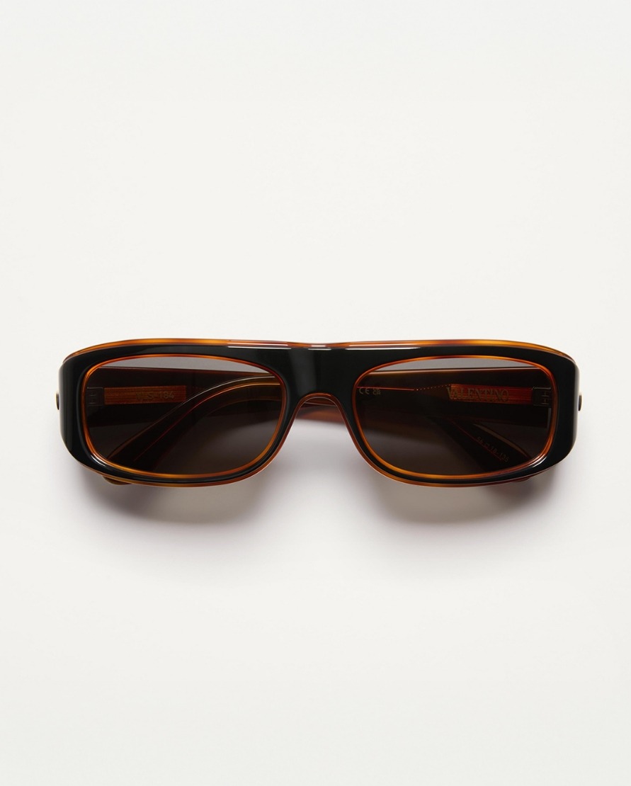 https://www.valentino.com/product-50VLS184A_7VA