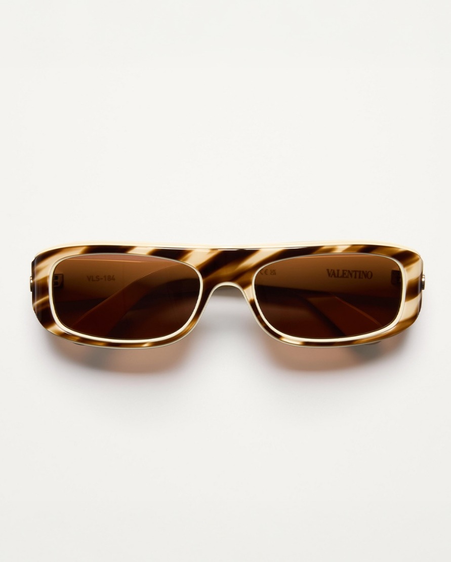 https://www.valentino.com/product-50VLS184C_7UU