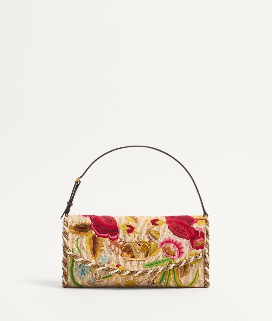 https://www.valentino.com/product-WB0S09ECI_BBH