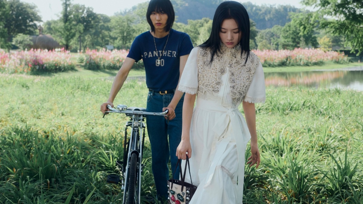 https://www.valentino.com/experience/chinese-valentines-day-2025