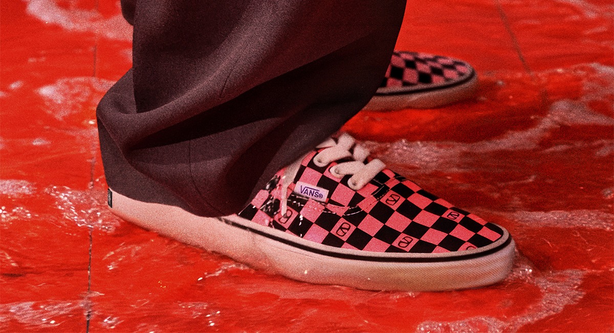 https://www.valentino.com/experience/valentino-garavani-and-vans