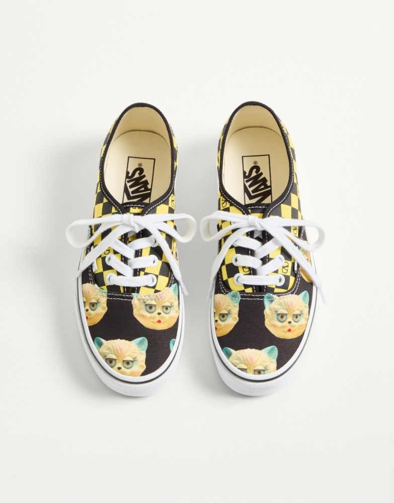 https://www.valentino.com/product-WS0ND8HPJ_BAH