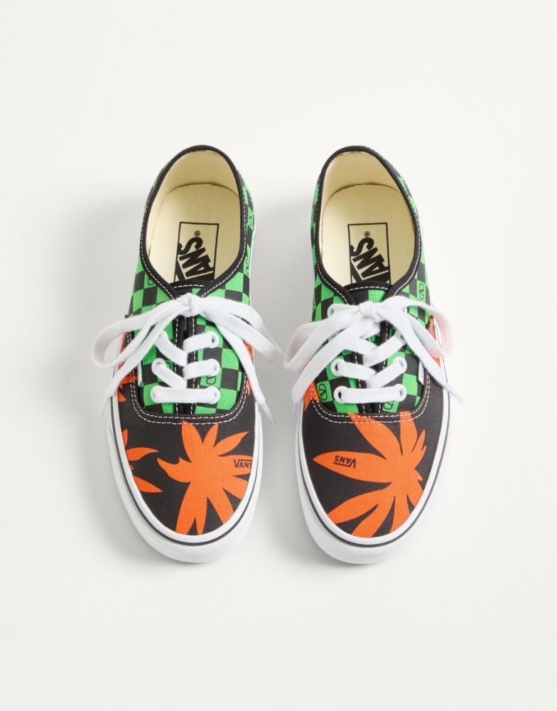 https://www.valentino.com/product-WS0ND8XWF_BAL