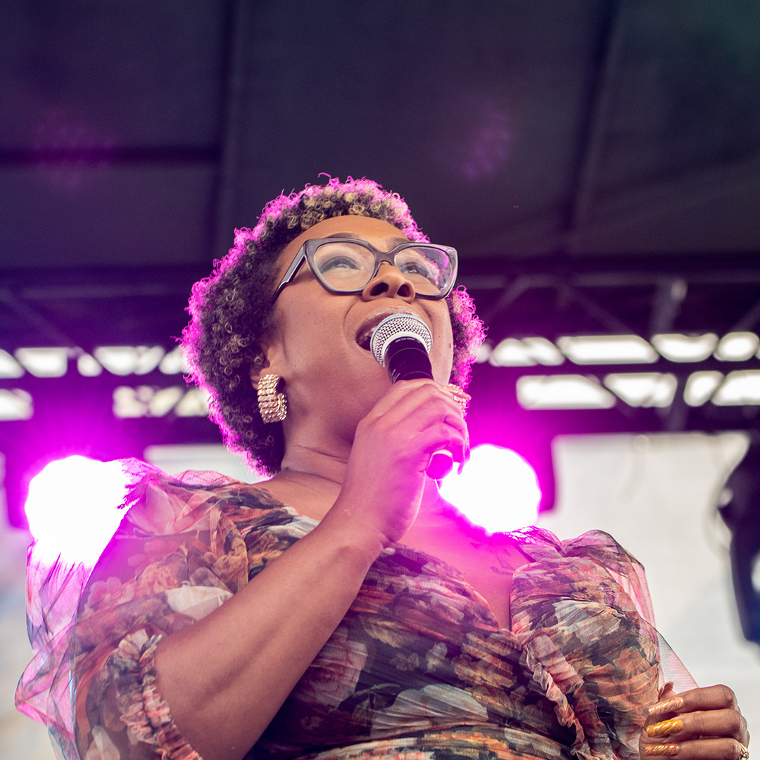 Image of a singer at CBUS Soul.