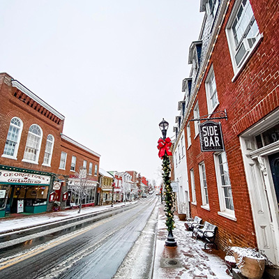 Winter street scene of Historic downtown Leesburg, Va.