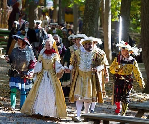 Picture of Maryland Renaissance Festival actors and actresses.