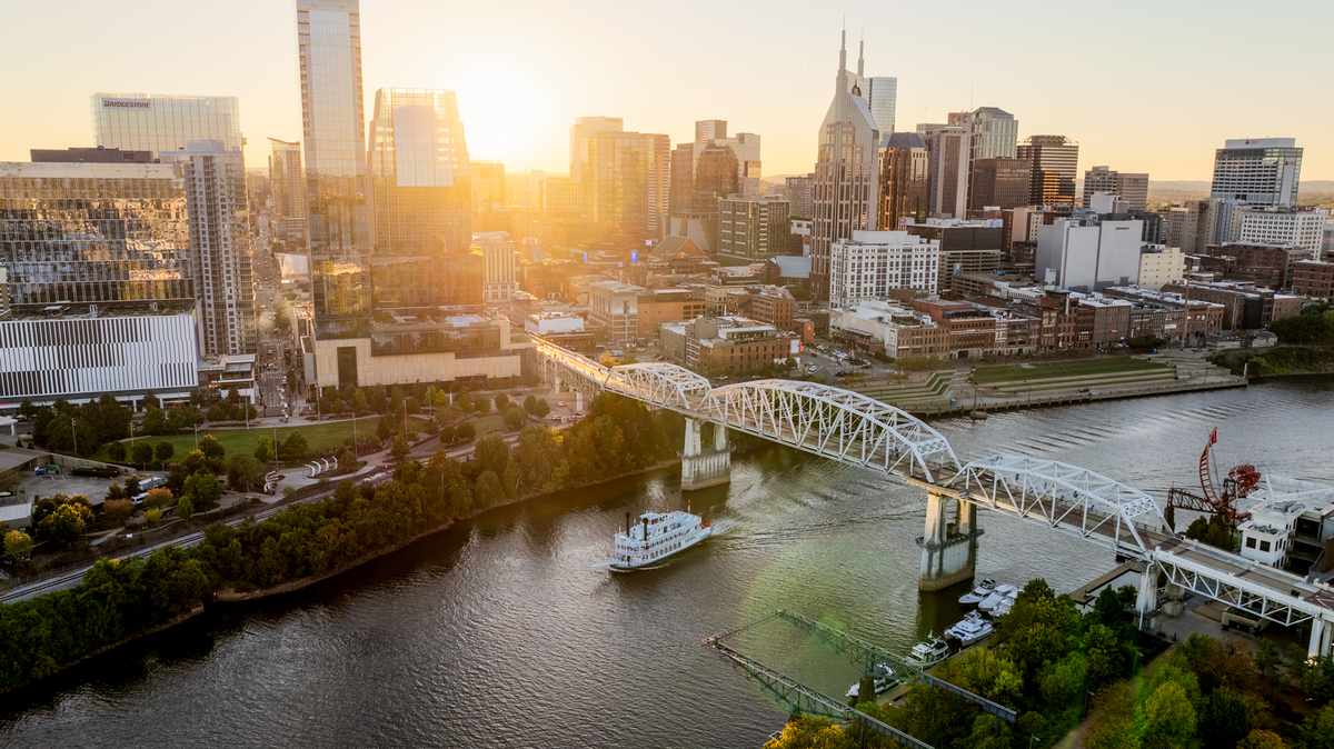 Nashville Visitors Guide