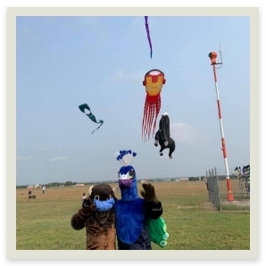 Caddo kids, kites, frights