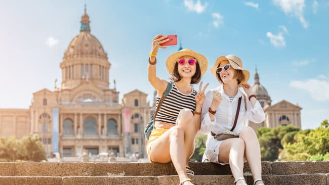 Freinds traveling in italy