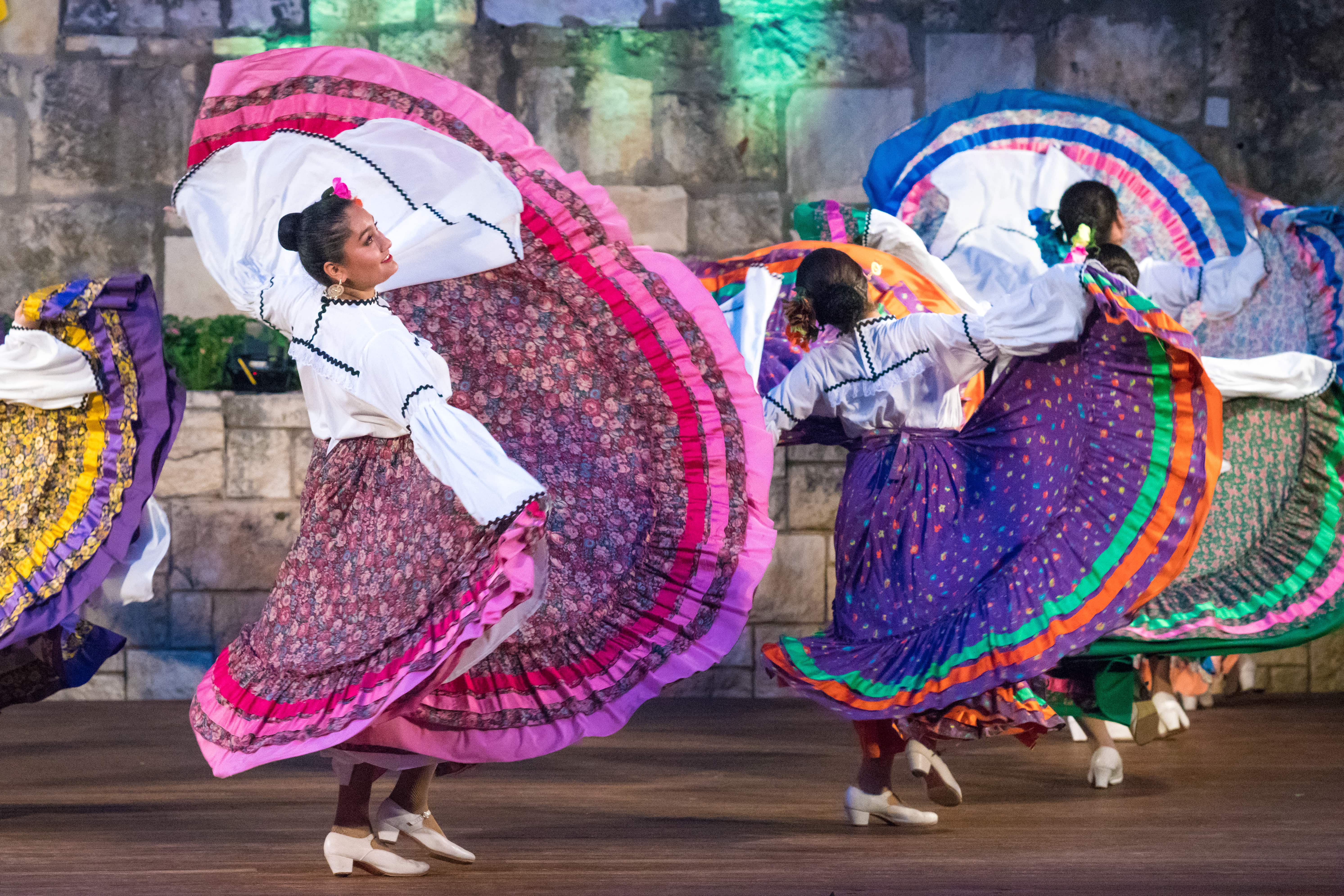 Viva Mexico! Folklorico 