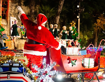 Discover the Top <br />Holiday Parades, Fiestas, <br />& Fun of Texas
