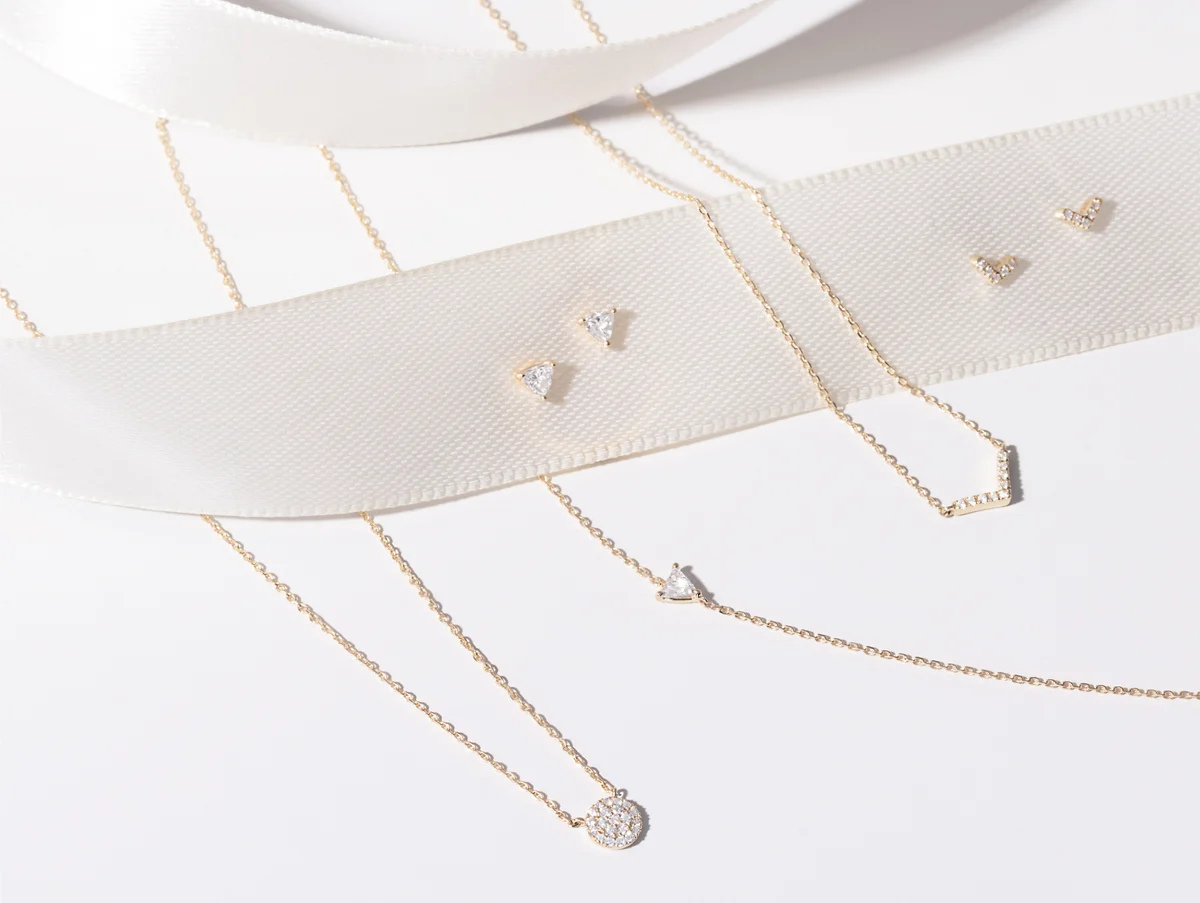 Image of fine jewelry featuring VRAI created diamonds
