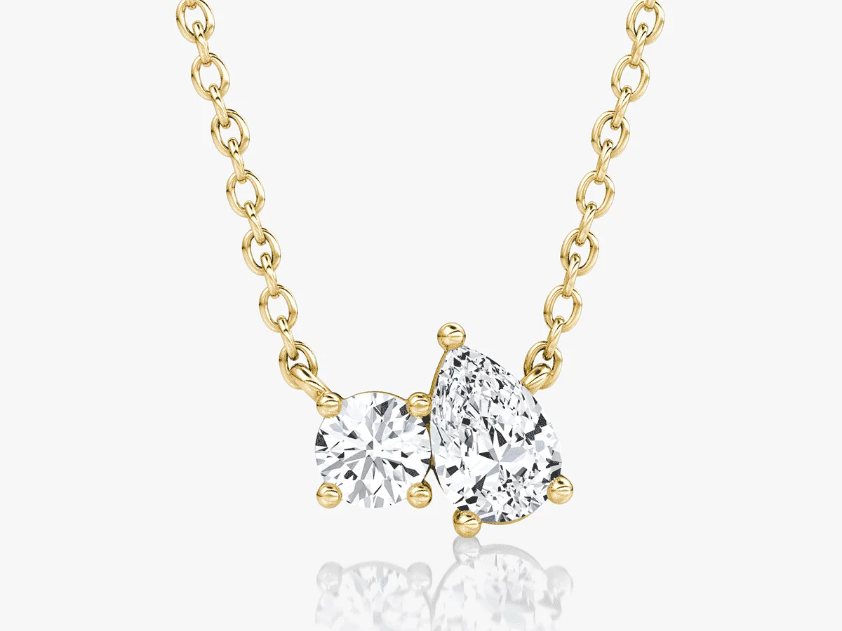 Gif of Toi et Moi fine jewelry with VRAI created diamonds