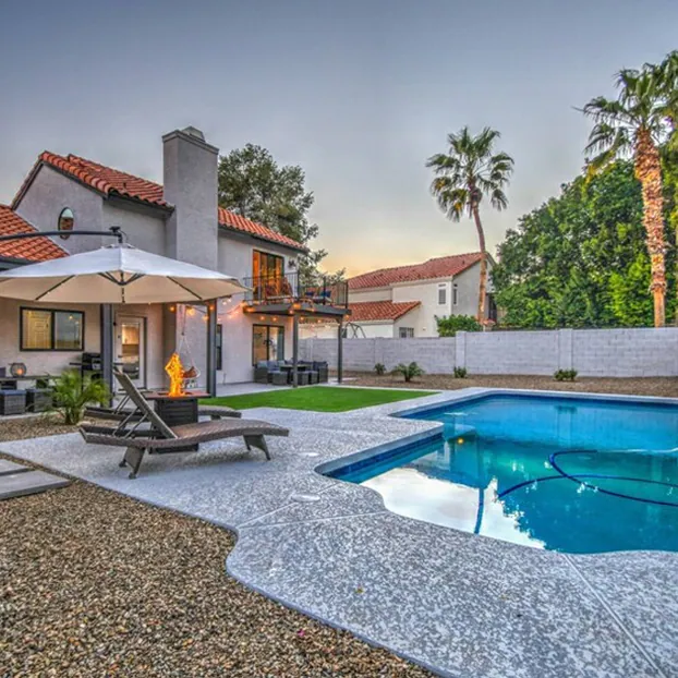 Search vacation homes in Riverside County, CA