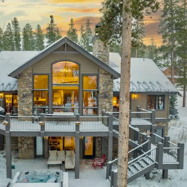 Browse vacation homes with hot tubs.