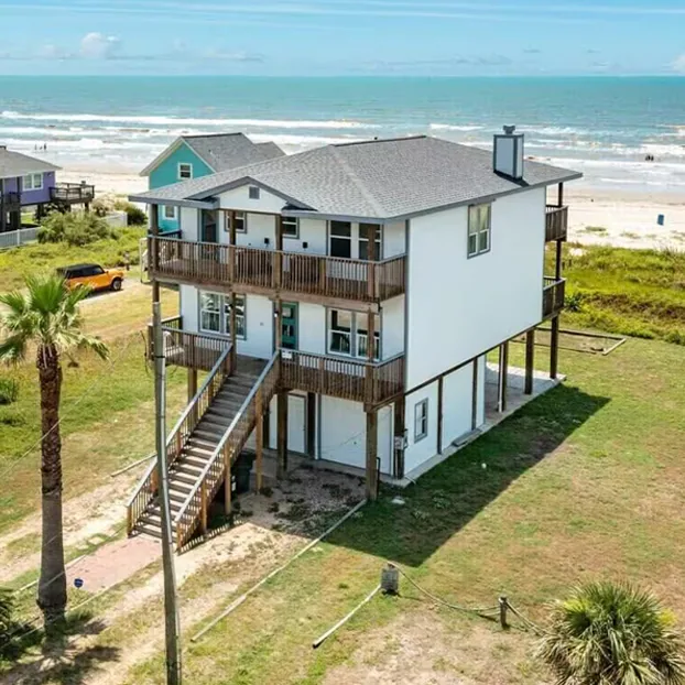 Pet-friendly vacation homes in Galveston, TX.