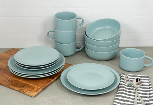 Must-Have Blue Dinnerware Sets