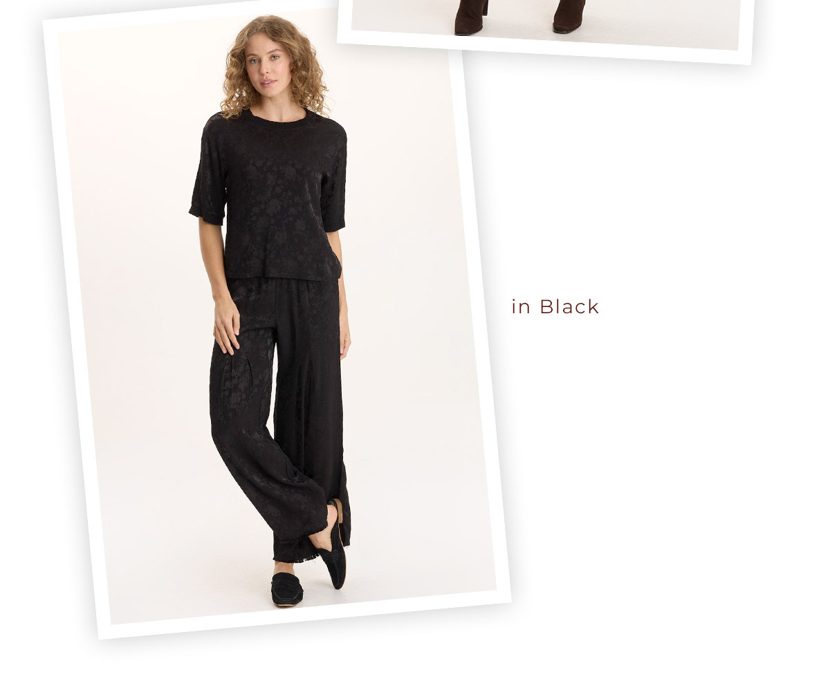 The Chelan Top in Black