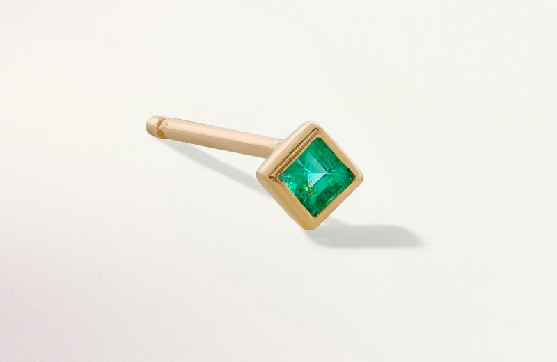 Princess-Cut Emerald Solitaire Single Cartilage Stud Earring in 14K Gold