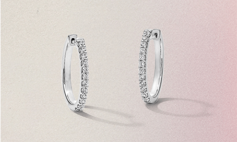 Gif showcasing stunning Jewelries - Earrings, Bracelet, Necklace.