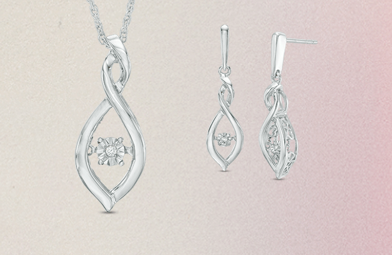 Gif showcasing stunning Jewelries for wedding party gifts.