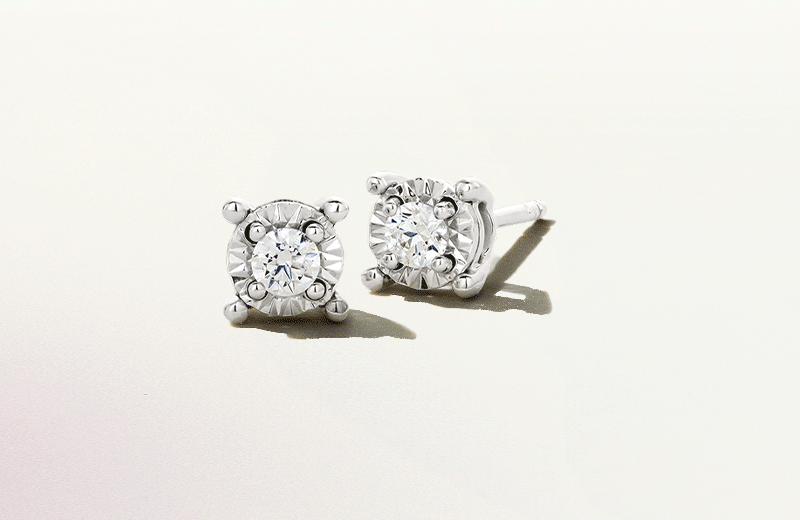 Gif showcasing beautiful Diamond Jewelries - Ring, Necklace, Earrings.